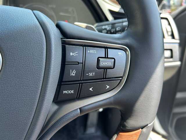 レクサス ＥＳ 300h バージョンL 福島県 2022(令4)年 0.5万km ソニッククォーツ サンルーフ/メーカーナビ/「AM/FM/フルセグTV/BT」/パノラミックビューモニター/パワートランク/セーフティセンス/3眼LEDオートヘッドライト/レザーシート/純正18インチアルミホイール/前後ドライブレコーダー/ビルトインETC2.0/フロントメモリー付きパワーシート/シートヒーター＆シートエアコン/ステアリングヒーター/パドルシフト/電動リアサンシェード/AC１００V/電動パーキング/オートホールド/キーレス