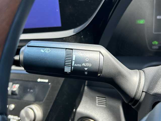 レクサス ＥＳ 300h バージョンL 福島県 2022(令4)年 0.5万km ソニッククォーツ サンルーフ/メーカーナビ/「AM/FM/フルセグTV/BT」/パノラミックビューモニター/パワートランク/セーフティセンス/3眼LEDオートヘッドライト/レザーシート/純正18インチアルミホイール/前後ドライブレコーダー/ビルトインETC2.0/フロントメモリー付きパワーシート/シートヒーター＆シートエアコン/ステアリングヒーター/パドルシフト/電動リアサンシェード/AC１００V/電動パーキング/オートホールド/キーレス