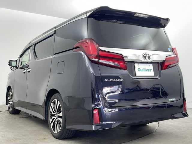 トヨタ アルファード S Cパッケージ 兵庫県 2019(令1)年 2.5万km スパークリングブラックパールクリスタルシャイン ・ツインムーンルーフ/・3眼LEDヘッドランプ/・LEDシーケンシャルターンランプ/・LEDコーナリングランプ/・Toyota Safety Sense/・プリクラッシュセーフティ（歩行者［昼夜］・自転車運転者［昼］検知機能付衝突回避支援タイプ/ミリ波レーダー＋単眼カメラ方式）/・レーントレーシングアシスト［LTA］/・レーダークルーズコントロール（全車速追従機能付）/・ロードサインアシスト［RSA］/・アダプティブハイビームシステム［AHS］/・オートマチックハイビーム［AHB］/・先行車発進告知機能［TMN］/・ブラインドスポットモニター［BSM］/・リヤクロストラフィックアラート［RCTA］/・インテリジェントクリアランスソナー/・レーダークルーズコントロール/・社外9インチナビ&Bluetooth&CD/DVD&TV/・フリップダウンモニター/・バックカメラ/・ビルドインETC/・両側パワースライドドア/・合皮シート/・パワーシート（一列目・二列目）/・シートヒーター/エアシート（運転席・助手席）/・電動リアゲート/・前後ドライブレコーダー/・オットマン/・純正18インチアルミホイール/・3眼LEDライト/・ステアリングヒーター/・nanoe