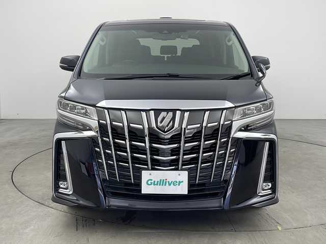 トヨタ アルファード S Cパッケージ 兵庫県 2019(令1)年 2.5万km スパークリングブラックパールクリスタルシャイン ・ツインムーンルーフ/・3眼LEDヘッドランプ/・LEDシーケンシャルターンランプ/・LEDコーナリングランプ/・Toyota Safety Sense/・プリクラッシュセーフティ（歩行者［昼夜］・自転車運転者［昼］検知機能付衝突回避支援タイプ/ミリ波レーダー＋単眼カメラ方式）/・レーントレーシングアシスト［LTA］/・レーダークルーズコントロール（全車速追従機能付）/・ロードサインアシスト［RSA］/・アダプティブハイビームシステム［AHS］/・オートマチックハイビーム［AHB］/・先行車発進告知機能［TMN］/・ブラインドスポットモニター［BSM］/・リヤクロストラフィックアラート［RCTA］/・インテリジェントクリアランスソナー/・レーダークルーズコントロール/・社外9インチナビ&Bluetooth&CD/DVD&TV/・フリップダウンモニター/・バックカメラ/・ビルドインETC/・両側パワースライドドア/・合皮シート/・パワーシート（一列目・二列目）/・シートヒーター/エアシート（運転席・助手席）/・電動リアゲート/・前後ドライブレコーダー/・オットマン/・純正18インチアルミホイール/・3眼LEDライト/・ステアリングヒーター/・nanoe