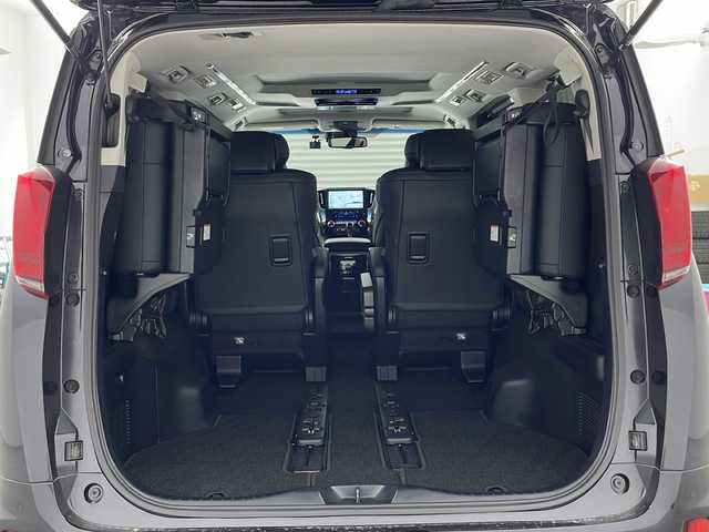 トヨタ アルファード S Cパッケージ 福岡県 2019(令1)年 2.5万km スパークリングブラックパールクリスタルシャイン ・ツインムーンルーフ/・3眼LEDヘッドランプ/・LEDシーケンシャルターンランプ/・LEDコーナリングランプ/・Toyota Safety Sense/・プリクラッシュセーフティ（歩行者［昼夜］・自転車運転者［昼］検知機能付衝突回避支援タイプ/ミリ波レーダー＋単眼カメラ方式）/・レーントレーシングアシスト［LTA］/・レーダークルーズコントロール（全車速追従機能付）/・ロードサインアシスト［RSA］/・アダプティブハイビームシステム［AHS］/・オートマチックハイビーム［AHB］/・先行車発進告知機能［TMN］/・ブラインドスポットモニター［BSM］/・リヤクロストラフィックアラート［RCTA］/・インテリジェントクリアランスソナー/・レーダークルーズコントロール/・社外9インチナビ&Bluetooth&CD/DVD&TV/・フリップダウンモニター/・バックカメラ/・ビルドインETC/・両側パワースライドドア/・合皮シート/・パワーシート（一列目・二列目）/・シートヒーター/エアシート（運転席・助手席）/・電動リアゲート/・前後ドライブレコーダー/・オットマン/・純正18インチアルミホイール/・3眼LEDライト/・ステアリングヒーター/・nanoe