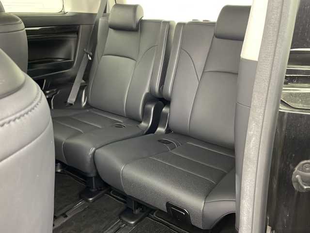 トヨタ アルファード S Cパッケージ 福岡県 2019(令1)年 2.5万km スパークリングブラックパールクリスタルシャイン ・ツインムーンルーフ/・3眼LEDヘッドランプ/・LEDシーケンシャルターンランプ/・LEDコーナリングランプ/・Toyota Safety Sense/・プリクラッシュセーフティ（歩行者［昼夜］・自転車運転者［昼］検知機能付衝突回避支援タイプ/ミリ波レーダー＋単眼カメラ方式）/・レーントレーシングアシスト［LTA］/・レーダークルーズコントロール（全車速追従機能付）/・ロードサインアシスト［RSA］/・アダプティブハイビームシステム［AHS］/・オートマチックハイビーム［AHB］/・先行車発進告知機能［TMN］/・ブラインドスポットモニター［BSM］/・リヤクロストラフィックアラート［RCTA］/・インテリジェントクリアランスソナー/・レーダークルーズコントロール/・社外9インチナビ&Bluetooth&CD/DVD&TV/・フリップダウンモニター/・バックカメラ/・ビルドインETC/・両側パワースライドドア/・合皮シート/・パワーシート（一列目・二列目）/・シートヒーター/エアシート（運転席・助手席）/・電動リアゲート/・前後ドライブレコーダー/・オットマン/・純正18インチアルミホイール/・3眼LEDライト/・ステアリングヒーター/・nanoe