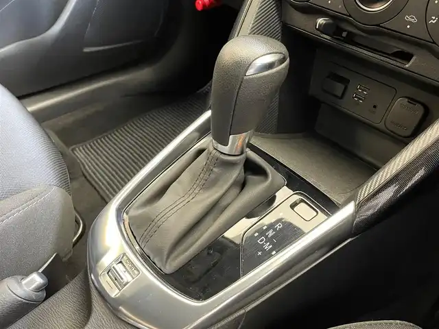 マツダ デミオ 13S 岩手県 2015(平27)年 5.6万km アークティックホワイト ４WD/スマートシティブレーキアシスト/MTモード付きAT/コーナーセンサー/横滑り防止装置/ヘッドライトレベライザー/アイドリングストップ/純正ナビ（Bluetooth USB）/ステアリングスイッチ/ドアミラーウインカー/ドアバイザー/スペアキー/カーテンエアバック/社外フロアマット