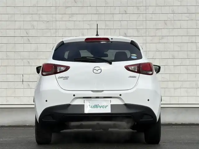 マツダ デミオ 13S 岩手県 2015(平27)年 5.6万km アークティックホワイト 禁煙車/４WD/スマートシティブレーキアシスト/MTモード付きAT/コーナーセンサー/横滑り防止装置/ヘッドライトレベライザー/純正ナビ/→Bluetooth/FM/AM/USB/ステアリングスイッチ/〇プッシュスタート/〇電動格納ミラー/〇ドアバイザー/〇フロアマット/〇シガーソケット/〇スマートキー