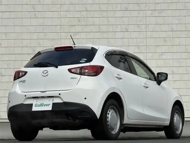 マツダ デミオ 13S 岩手県 2015(平27)年 5.6万km アークティックホワイト 禁煙車/４WD/スマートシティブレーキアシスト/MTモード付きAT/コーナーセンサー/横滑り防止装置/ヘッドライトレベライザー/純正ナビ/→Bluetooth/FM/AM/USB/ステアリングスイッチ/〇プッシュスタート/〇電動格納ミラー/〇ドアバイザー/〇フロアマット/〇シガーソケット/〇スマートキー