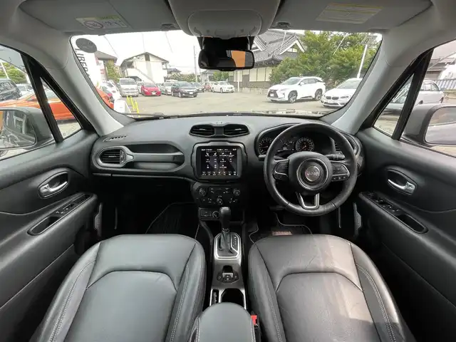 クライスラー・ジープ ジープ レネゲード リミテッド 栃木県 2020(令2)年 4万km グレー スマートキー/ナビ/フルセグTV/バックカメラ/AppleCarPlay/ACC/レーンキープアシスト/ブラインドスポット/ETC/黒レザーシート /シートヒーター /ヒートステアリング /LEDヘッドライト/オートライト/リアパークセンサー/ブレーキアシスト