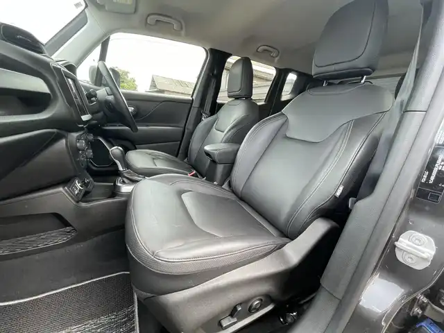 クライスラー・ジープ ジープ レネゲード リミテッド 栃木県 2020(令2)年 4万km グレー スマートキー/ナビ/フルセグTV/バックカメラ/AppleCarPlay/ACC/レーンキープアシスト/ブラインドスポット/ETC/黒レザーシート /シートヒーター /ヒートステアリング /LEDヘッドライト/オートライト/リアパークセンサー/ブレーキアシスト