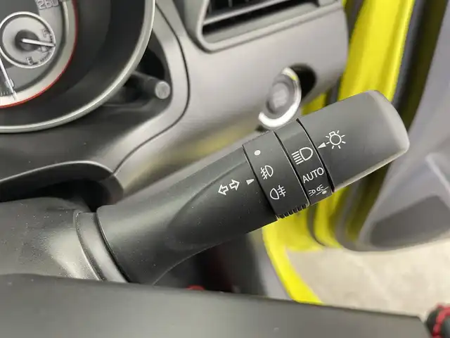スズキ スイフト スポーツ 富山県 2023(令5)年 1.1万km チャンピオンイエロー 純正8型ナビ（AM/FM/CD/DVD/BT）/フルセグＴＶ/クルーズコントロール/純正前後ドライブレコーダー/純正エアロ/Ｄ席シートヒーター/プッシュスタート/スマートキー/ビルトインＥＴＣ/純正フロアマット/純正ドアバイザー/トノカバー/LEDヘッドライト/フォグランプ/オートライト