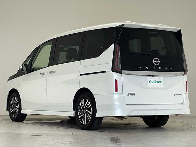日産 セレナ e－パワー ハイウェイスター V 愛知県 2023(令5)年 2.5万km プリズムホワイト プロパイロット/7インチSDナビ（あり）/フリップダウンモニター/全方位カメラ/両側パワースライドドア/レーダークルーズコントロール/イージーオープン機能/コーナーセンサー/純正アルミホイール/ブラインドスポットモニター/LEDヘッドライト/インテリジェントミラー/リアオートエアコン/オートマチックハイビーム/ドライブレコーダー/ETC/衝突被害軽減ブレーキ/フルセグTV/CD DVD/Bluetooth/ステアリングスイッチ/スマートキー/プッシュスタート