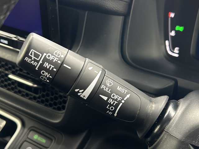 ホンダ ステップワゴン スパーダ 宮城県 2023(令5)年 6.7万km プラチナホワイトパール ホンダセンシング//純正ナビ（LXM-237VFLi）/・Bluetooth/CD/DVD/HDMI/フルセグTV//バックカメラ//両側パワースライドドア//アダプティブクルーズコントロール//衝突被害軽減ブレーキ//踏み間違い軽減//路外逸脱警報//先行車発進お知らせ//標識認識機能//ブラインドスポットモニター//パワーバックドア//LEDヘッドライト//オートライト//オートマチックハイビーム//前席シートヒーター//ハーフレザーシート//パドルシフト//電動パーキング//ウォークスルー//革巻きステアリング//ヘッドライトリベライザー//ECON//横滑り防止装置//アイドリングストップ