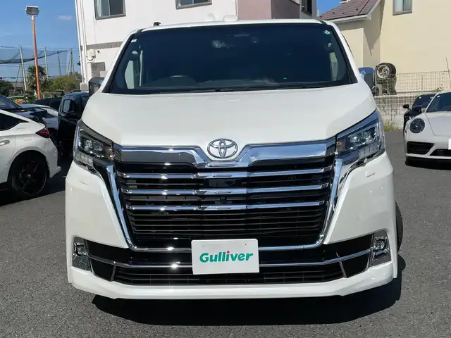 トヨタ グランエース プレミアム 神奈川県 2024(令6)年 1.8万km ホワイトパールクリスタルシャイン 黒革シート/純正メモリーナビ・地デジTV/純正12.1インチフリップダウンモニター/パノラマモニター/ビルトインETC2.0/デジタルインナーミラー/両側パワースライドドア/バックドアイージークローザードア/トヨタセーフティセンス/レーダークルーズコントロール/PCS/LDA/BSM/RCTA/PKSB/RSA/コーナーセンサー/オートハイビーム/純正17インチAW/RS-Rダウンサス(純正積み込み)/LEDライト/LEDフォグライト/前席パワーシート/シートヒーター/ウッドコンビハンドル/アイドリングストップ/オート電格ミラー/プッシュスタート/スマートキー×2/保証書・取説あり