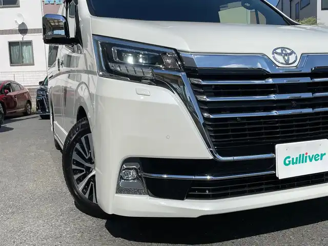 トヨタ グランエース プレミアム 神奈川県 2024(令6)年 1.8万km ホワイトパールクリスタルシャイン 黒革シート/純正メモリーナビ・地デジTV/純正12.1インチフリップダウンモニター/パノラマモニター/ビルトインETC2.0/デジタルインナーミラー/両側パワースライドドア/バックドアイージークローザードア/トヨタセーフティセンス/レーダークルーズコントロール/PCS/LDA/BSM/RCTA/PKSB/RSA/コーナーセンサー/オートハイビーム/純正17インチAW/RS-Rダウンサス(純正積み込み)/LEDライト/LEDフォグライト/前席パワーシート/シートヒーター/ウッドコンビハンドル/アイドリングストップ/オート電格ミラー/プッシュスタート/スマートキー×2/保証書・取説あり