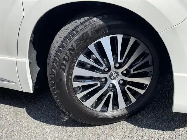 トヨタ グランエース プレミアム 神奈川県 2024(令6)年 1.8万km ホワイトパールクリスタルシャイン 黒革シート/純正メモリーナビ・地デジTV/純正12.1インチフリップダウンモニター/パノラマモニター/ビルトインETC2.0/デジタルインナーミラー/両側パワースライドドア/バックドアイージークローザードア/トヨタセーフティセンス/レーダークルーズコントロール/PCS/LDA/BSM/RCTA/PKSB/RSA/コーナーセンサー/オートハイビーム/純正17インチAW/RS-Rダウンサス(純正積み込み)/LEDライト/LEDフォグライト/前席パワーシート/シートヒーター/ウッドコンビハンドル/アイドリングストップ/オート電格ミラー/プッシュスタート/スマートキー×2/保証書・取説あり