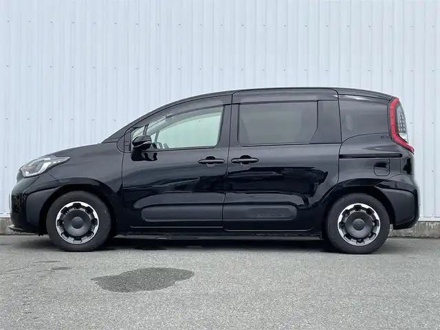 トヨタ シエンタ ハイブリッド Z 福岡県 2024(令6)年 1.5万km ブラック トヨタセーフティセンス/PCS/LDA/クリアランスソナー/純正１０．５インチＤＡナビ/フルセグTV/BT/AM/FM/Miracast/全周囲カメラ/両側パワースライドドア/ＢＳＭ/前席シートヒーター/ハンドルヒーター/純正ドラレコ/ＬＥＤオートライト/オートハイビーム/レーダークルーズコントロール/スマートキー/プッシュスタート/ロールサンシェード
