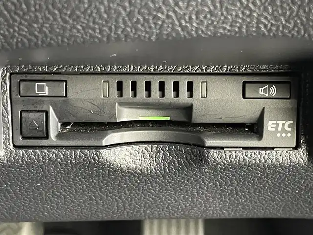 トヨタ プリウス A ツーリングセレクション 茨城県 2021(令3)年 4.3万km アティチュードブラックマイカ 純正9型ナビ/バックカメラ/フルセグ/アドバンスドパーク/AC100V/HUD/衝突被害軽減ブレーキ/車線逸脱抑制装置/レーダークルーズコントロール/オートマチックハイビーム/クリアランスソナー/BSM/ETC/シートヒーター/純正17インチAW/LEDヘッドライト/スマートキー