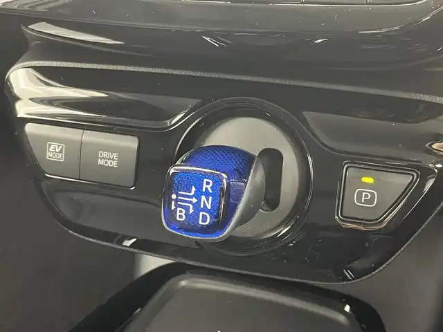 トヨタ プリウス A ツーリングセレクション 茨城県 2021(令3)年 4.3万km アティチュードブラックマイカ 純正9型ナビ/バックカメラ/フルセグ/アドバンスドパーク/AC100V/HUD/衝突被害軽減ブレーキ/車線逸脱抑制装置/レーダークルーズコントロール/オートマチックハイビーム/クリアランスソナー/BSM/ETC/シートヒーター/純正17インチAW/LEDヘッドライト/スマートキー