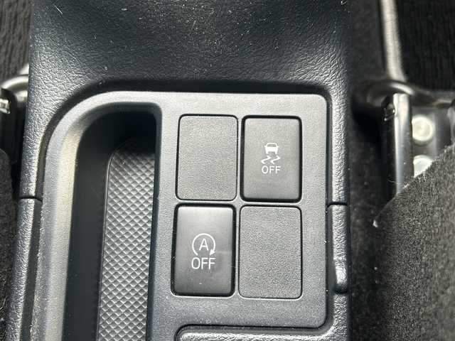 トヨタ ヴィッツ F セーフティーエディションⅢ 鳥取県 2019(令1)年 3.1万km センシュアルレッドマイカ 衝突被害軽減ブレーキ /Toyota Safety Sense C/LEDヘッドライト/バックカメラ/イモビライザー/エアバッグ/ABS/Bluetooth対応/メモリナビ/ドライブレコーダー/DVD再生機能/ETC/ワンオーナー/プッシュスタート