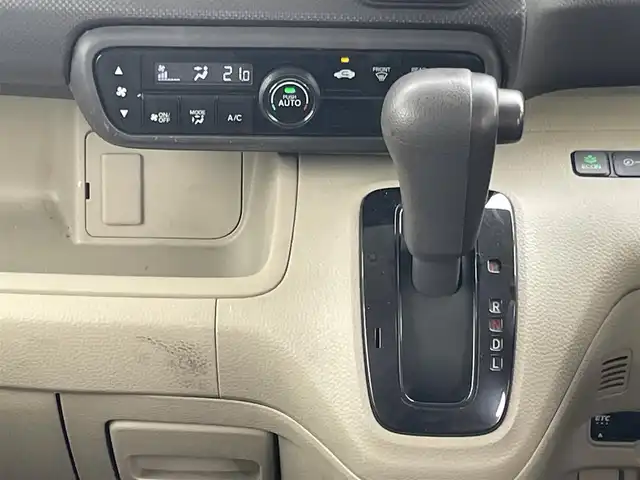 ホンダ Ｎ ＢＯＸ G ホンダセンシング 山梨県 2018(平30)年 8.3万km プラチナホワイトパール (株)IDOMが運営する【じしゃロン甲府店】の自社ローン専用車両になります。/こちらは現金またはオートローンご利用時の価格です。自社ローンご希望の方は別途その旨お申付け下さい/ホンダセンシング/社外メモリーナビ/（Bluetoothオーディオ/SD）/バックカメラ/アクティブクルーズコントロール/LEDヘッドライト/オートエアコン/スマートキー×２/ETC/新車時保証書/取扱説明書