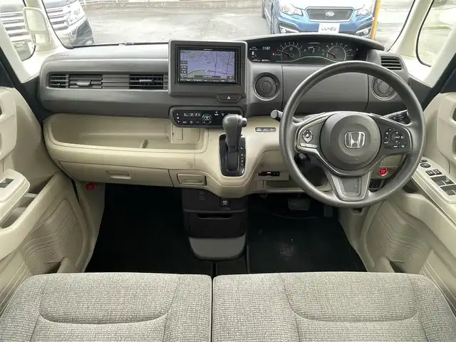 ホンダ Ｎ ＢＯＸ G ホンダセンシング 山梨県 2018(平30)年 8.3万km プラチナホワイトパール (株)IDOMが運営する【じしゃロン甲府店】の自社ローン専用車両になります。/こちらは現金またはオートローンご利用時の価格です。自社ローンご希望の方は別途その旨お申付け下さい/ホンダセンシング/社外メモリーナビ/（Bluetoothオーディオ/SD）/バックカメラ/アクティブクルーズコントロール/LEDヘッドライト/オートエアコン/スマートキー×２/ETC/新車時保証書/取扱説明書