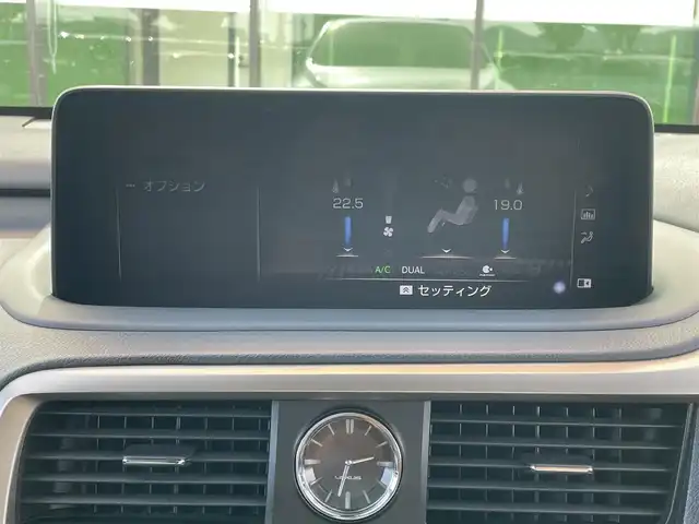 レクサス ＲＸ 450h 和歌山県 2019(令1)年 2.2万km ソニッククォーツ サンルーフ/純正12.3インチナビ/フルセグTV/パノラミックビューモニター/レクサスセーフティーセンス/プリクラッシュセーフティー/レーダークルーズコントロール/ヘッドアップディスプレイ/ブラインドスポットモニター/全席シートヒーター/前席シートエアベンチレーション/ステアリングヒーター/純正18インチアルミホイール/電動リアゲート/純正フロアマット/ビルトインETC2.0/カードキー/ポジションメモリー/LEDヘッドライト/オートライト/オートマチックハイビーム