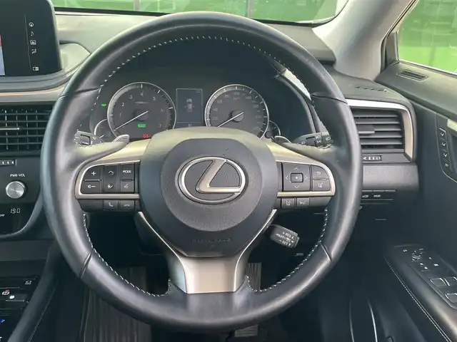 レクサス ＲＸ 450h 和歌山県 2019(令1)年 2.2万km ソニッククォーツ サンルーフ/純正12.3インチナビ/フルセグTV/パノラミックビューモニター/レクサスセーフティーセンス/プリクラッシュセーフティー/レーダークルーズコントロール/ヘッドアップディスプレイ/ブラインドスポットモニター/全席シートヒーター/前席シートエアベンチレーション/ステアリングヒーター/純正18インチアルミホイール/電動リアゲート/純正フロアマット/ビルトインETC2.0/カードキー/ポジションメモリー/LEDヘッドライト/オートライト/オートマチックハイビーム