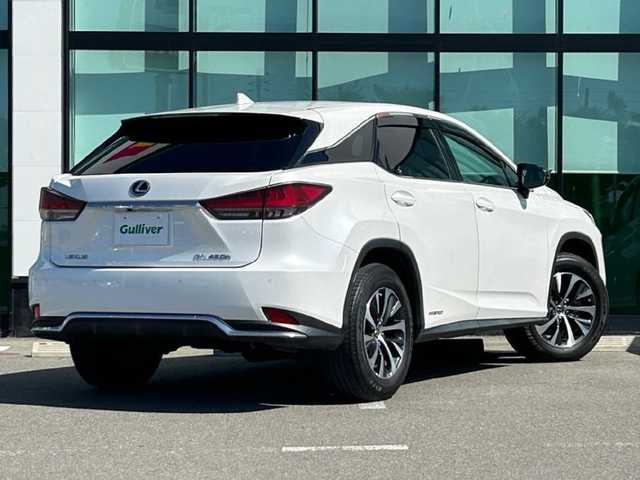 レクサス ＲＸ 450h 和歌山県 2019(令1)年 2.2万km ソニッククォーツ サンルーフ/純正12.3インチナビ/フルセグTV/パノラミックビューモニター/レクサスセーフティーセンス/プリクラッシュセーフティー/レーダークルーズコントロール/ヘッドアップディスプレイ/ブラインドスポットモニター/全席シートヒーター/前席シートエアベンチレーション/ステアリングヒーター/純正18インチアルミホイール/電動リアゲート/純正フロアマット/ビルトインETC2.0/カードキー/ポジションメモリー/LEDヘッドライト/オートライト/オートマチックハイビーム