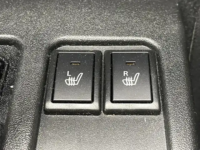 スズキ ジムニー シエラ JC 群馬県 2025(令7)年 0.2万km ピュアホワイトP 純正8インチナビ/・AM/FM/Bluetooth/CD/DVD/USB/フルセグTV/＝＝＝＝＝/純正８インチナビ　スズキセーフティサポート　デュアルセンサーブレーキサポート　車線逸脱警報機能　純正前後ドライブレコーダー　前席シートヒーター　パーキングセンサー　ＥＴＣ　スマートキー　４ＷＤ　禁煙車
