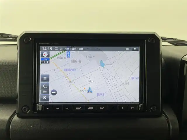 スズキ ジムニー シエラ JC 群馬県 2025(令7)年 0.2万km ピュアホワイトP 純正8インチナビ/・AM/FM/Bluetooth/CD/DVD/USB/フルセグTV/＝＝＝＝＝/純正８インチナビ　スズキセーフティサポート　デュアルセンサーブレーキサポート　車線逸脱警報機能　純正前後ドライブレコーダー　前席シートヒーター　パーキングセンサー　ＥＴＣ　スマートキー　４ＷＤ　禁煙車