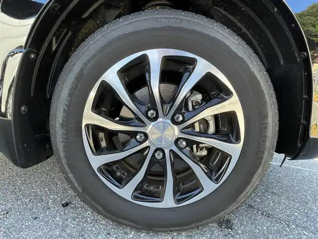 ホンダ フリード G ホンダセンシング 岐阜県 2019(令1)年 0.7万km プレミアムスパークルブラックパール ワンオーナー/4WD/社外SDナビ/【Bluetooth．CD.DVD.AM/FM．TV.AUX】/両側パワースライドドア/衝突軽減ブレーキ/レーンキープアシスト/バックカメラ/クルーズコントロール/シートヒーター/スマートキー/LEDヘッドライト・オート機能付き/ウォークスルー/ETC/ドライブレコーダー/純正フロアマット/ドアバイザー/ウィンカーミラー/アイドリングストップ/スペアキー/保証書/取扱説明書