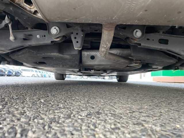 トヨタ プリウス S ツーリングセレクション 茨城県 2019(令1)年 8.1万km ブルーM 純正ナビ　/-BT/フルセグTV/AM/FM/クルーズコントロール　/D席N席シートヒーター　/バックカメラ　/ＥＴＣ　/コーナーセンサー前後　/ＬＥＤライト　/オートマチックハイビーム　/オートライト　/オールオートパワーウィンドウ/衝突軽減システム　　/純正１７インチアルミホイール