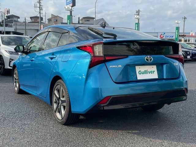 トヨタ プリウス S ツーリングセレクション 茨城県 2019(令1)年 8.1万km ブルーM 純正ナビ　/-BT/フルセグTV/AM/FM/クルーズコントロール　/D席N席シートヒーター　/バックカメラ　/ＥＴＣ　/コーナーセンサー前後　/ＬＥＤライト　/オートマチックハイビーム　/オートライト　/オールオートパワーウィンドウ/衝突軽減システム　　/純正１７インチアルミホイール
