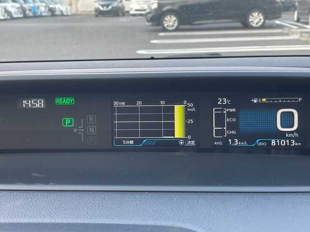 トヨタ プリウス S ツーリングセレクション 茨城県 2019(令1)年 8.1万km ブルーM 純正ナビ　/-BT/フルセグTV/AM/FM/クルーズコントロール　/D席N席シートヒーター　/バックカメラ　/ＥＴＣ　/コーナーセンサー前後　/ＬＥＤライト　/オートマチックハイビーム　/オートライト　/オールオートパワーウィンドウ/衝突軽減システム　　/純正１７インチアルミホイール