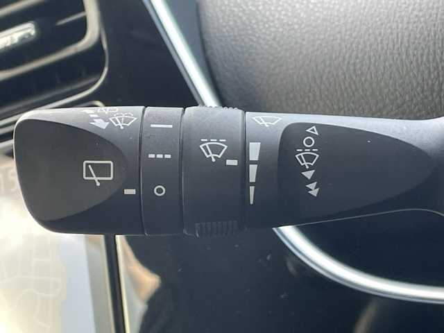 トヨタ プリウス S ツーリングセレクション 茨城県 2019(令1)年 8.1万km ブルーM 純正ナビ　/-BT/フルセグTV/AM/FM/クルーズコントロール　/D席N席シートヒーター　/バックカメラ　/ＥＴＣ　/コーナーセンサー前後　/ＬＥＤライト　/オートマチックハイビーム　/オートライト　/オールオートパワーウィンドウ/衝突軽減システム　　/純正１７インチアルミホイール