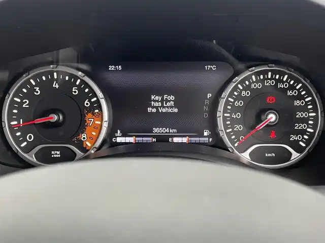 クライスラー・ジープ ジープ レネゲード 75thアニバーサリーE 東京都 2016(平28)年 3.7万km 緑 80台限定車/ワンオーナー/記録簿有（H30/R1/R3/R5/R7）/ALPINEナビ/フルセグTV/バックモニター/パワーシート/シートヒーター/ハンドルヒーター/HIDヘッドライト/ETC