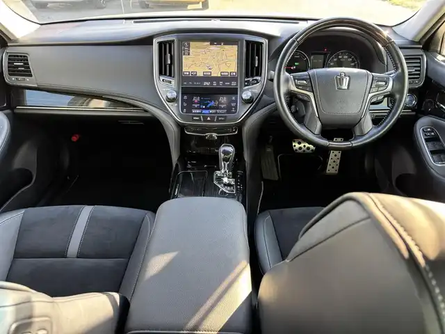 トヨタ クラウン ハイブリッド アスリートSJ-フロンティアLTD 福岡県 2018(平30)年 8.3万km プレシャスシルバー ワンオーナー/セーフティセンス/純正エアロ（F/R)/メーカーナビ/（BT/フルセグ/AM/FM/SD/SDREC/DISC)/Bカメラ/レーダークルーズコントロール/LEDヘッドライト/オートライト/ハーフレザーシート/DN席パワーシート/DN席シートヒーター/ステアリングヒーター/ステアリングスイッチ/チルトステアリング/純正17インチAW/ドライブレコーダー/USB入力端子/ISOFIX/横滑り防止装置/コーナーセンサー/レーンキープアシスト/盗難防止装置/衝突被害軽減システム/スマートキー/ETC/保証書