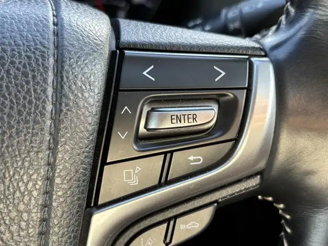 トヨタ クラウン ハイブリッド アスリートSJ-フロンティアLTD 福岡県 2018(平30)年 8.3万km プレシャスシルバー ワンオーナー/セーフティセンス/純正エアロ（F/R)/メーカーナビ/（BT/フルセグ/AM/FM/SD/SDREC/DISC)/Bカメラ/レーダークルーズコントロール/LEDヘッドライト/オートライト/ハーフレザーシート/DN席パワーシート/DN席シートヒーター/ステアリングヒーター/ステアリングスイッチ/チルトステアリング/純正17インチAW/ドライブレコーダー/USB入力端子/ISOFIX/横滑り防止装置/コーナーセンサー/レーンキープアシスト/盗難防止装置/衝突被害軽減システム/スマートキー/ETC/保証書