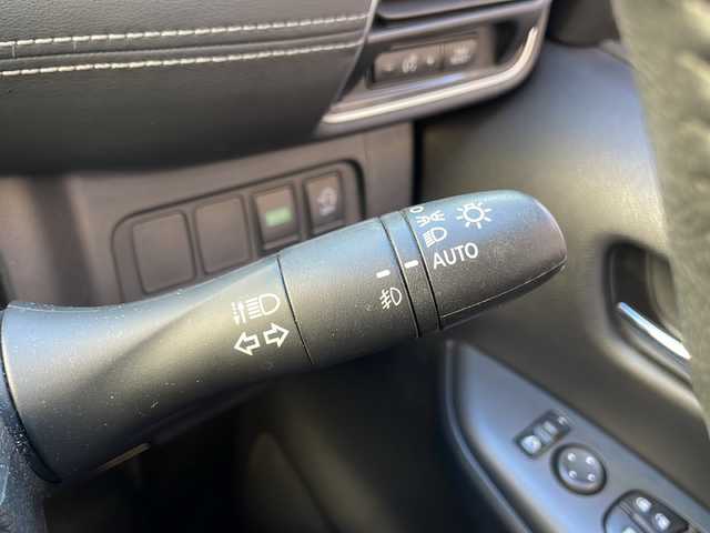 日産 セレナ ハイウェイスター Vセレクション 高知県 2018(平30)年 6.2万km ブリリアントホワイトパール 純正９インチナビ/・Ｂｌｕｅｔｏｏｔｈオーディオ/・フルセグＴＶ/・ＣＤ／ＤＶＤ/・バックカメラ/全方位モニター/プロパイロット/パーキングアシスト/ＥＴＣ/ドラレコ/両側パワースライドドア/衝突被害軽減ブレーキ/コーナーセンサー/LEDヘッドライト/オートライト/純正16インチアルミホイール/純正フロアマット/センターコンソール/サンバイザー/スペアキー