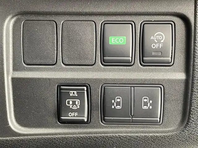 日産 セレナ ハイウェイスター Vセレクション 愛知県 2018(平30)年 6.2万km ブリリアントホワイトパール 純正９型ナビ　デジイン　全方位カメラ　セーフティパックＢ　パーキングアシスト　プロパイロット　フルセグＴＶ　ブルーレイ再生　ＥＴＣ　ドラレコ　追従クルコン　ＬＥＤライト　フォグ　コーナーセンサー　禁煙　車線逸脱　衝突軽減　USB　Bluetooth　両側パワースライドドア　プッシュスタート　スマートキー