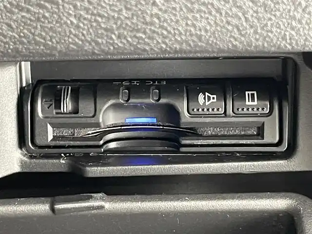 日産 セレナ ハイウェイスター Vセレクション 愛知県 2018(平30)年 6.2万km ブリリアントホワイトパール 純正９型ナビ　デジイン　全方位カメラ　セーフティパックＢ　パーキングアシスト　プロパイロット　フルセグＴＶ　ブルーレイ再生　ＥＴＣ　ドラレコ　追従クルコン　ＬＥＤライト　フォグ　コーナーセンサー　禁煙　車線逸脱　衝突軽減　USB　Bluetooth　両側パワースライドドア　プッシュスタート　スマートキー