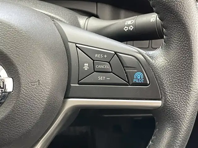 日産 セレナ ハイウェイスター Vセレクション 愛知県 2018(平30)年 6.2万km ブリリアントホワイトパール 純正９型ナビ　デジイン　全方位カメラ　セーフティパックＢ　パーキングアシスト　プロパイロット　フルセグＴＶ　ブルーレイ再生　ＥＴＣ　ドラレコ　追従クルコン　ＬＥＤライト　フォグ　コーナーセンサー　禁煙　車線逸脱　衝突軽減　USB　Bluetooth　両側パワースライドドア　プッシュスタート　スマートキー