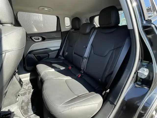 クライスラー・ジープ ジープ コンパス リミテッド 長野県 2021(令3)年 4.5万km 黒 ワンオーナー　/ブラックレザーシート　/ＡＬＰＩＮＥサウンド　/ナビ（ＦＭ／ＡＭ／ＴＶ／ＢＴ）　/ＡＣＣ　/ＬＫＡ　/ＢＳＭ　/Ｐアシスト　/３６０°カメラ　/Ｃａｒｐｌａｙ／Ａｎｄｒｏｉｄ　/ステアリングヒーター /PWBドア/ LEDヘッドライト＆フォグ /コーナーセンサー /ルーフレール /100Vソケット /USB /ダウンヒルアシスト /オートホールド /ETC2.0  /プッシュスタート