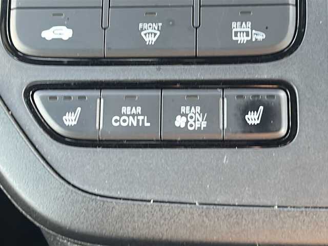 ホンダ ステップワゴン スパーダ eHEV 三重県 2022(令4)年 5万km プラチナホワイトパール 純正１１．４型ナビ/純正１５型後席モニター　/ＢＳＭ/純正ドラレコ/ＡｐｐｌｅＣａｒＰｌａｙ/ＡｎｄｒｏｉｄＡｕｔｏ/シートヒーター/スペアキー/レーンキープアシスト/パドルシフト/シートヒーター/踏み間違い防止システム/禁煙車