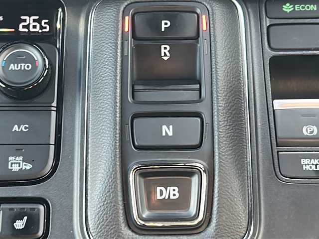 ホンダ ステップワゴン スパーダ eHEV 三重県 2022(令4)年 5万km プラチナホワイトパール 純正１１．４型ナビ/純正１５型後席モニター　/ＢＳＭ/純正ドラレコ/ＡｐｐｌｅＣａｒＰｌａｙ/ＡｎｄｒｏｉｄＡｕｔｏ/シートヒーター/スペアキー/レーンキープアシスト/パドルシフト/シートヒーター/踏み間違い防止システム/禁煙車