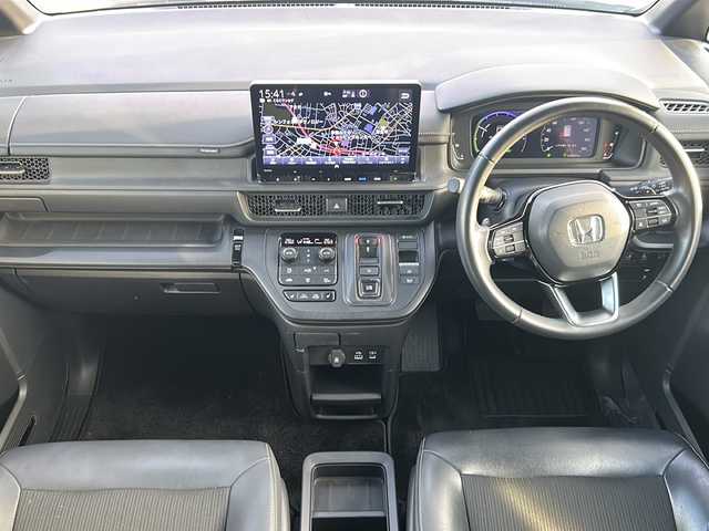 ホンダ ステップワゴン スパーダ eHEV 三重県 2022(令4)年 5万km プラチナホワイトパール 純正１１．４型ナビ/純正１５型後席モニター　/ＢＳＭ/純正ドラレコ/ＡｐｐｌｅＣａｒＰｌａｙ/ＡｎｄｒｏｉｄＡｕｔｏ/シートヒーター/スペアキー/レーンキープアシスト/パドルシフト/シートヒーター/踏み間違い防止システム/禁煙車