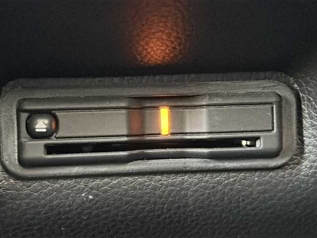 ホンダ ステップワゴン スパーダ eHEV 三重県 2022(令4)年 5万km プラチナホワイトパール 純正１１．４型ナビ/純正１５型後席モニター　/ＢＳＭ/純正ドラレコ/ＡｐｐｌｅＣａｒＰｌａｙ/ＡｎｄｒｏｉｄＡｕｔｏ/シートヒーター/スペアキー/レーンキープアシスト/パドルシフト/シートヒーター/踏み間違い防止システム/禁煙車