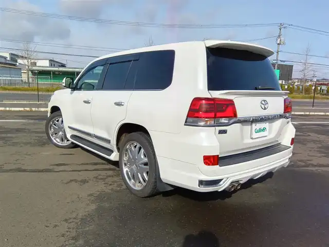 トヨタ ランドクルーザー ZX 群馬県 2016(平28)年 5.2万km ホワイトパールクリスタルシャイン 4WD/ムーンルーフ/純正9型MOPナビ/フルセグTV/純正OP後席左右ディスプレイ/マルチテレインモニター/ビルトインETC2.0/前後ドライブレコーダー/レーダークルーズコントロール/セーフティセンスP/・衝突被害軽減ブレーキ/・車線逸脱警報/・オートマチックハイビーム/ブラインドスポットモニター/LEDヘッドランプ/デュアルオートエアコン/木目調/革巻きコンビステアリング/ステアリングヒーター/ブラックナッパ革シート/前席パワーシート/ベンチレーション/前席・2列目シートヒーター/社外22インチアルミホイール/スマートキー/プッシュエンジンスタート/禁煙車