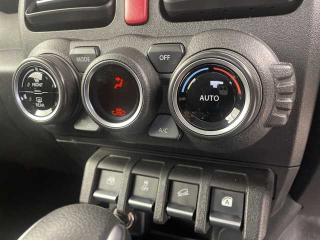 スズキ ジムニー XC 大分県 2021(令3)年 5.4万km ミディアムグレー ワンオーナー/純正OP8インチナビ（CN-RZ866）/・Bluetoothオーディオ/USBオーディオ/・フルセグTV/DVD/バックカメラ/セーフティサポート/クルーズコントロール/LEDヘッドランプ/オートライト/シートヒーター（前席）/ビルトインETC/取扱説明書/保証書/スペアキー1本