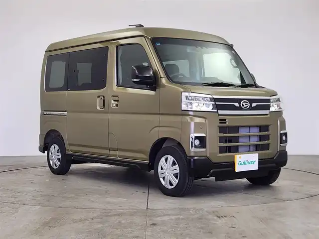 ダイハツ アトレー バン RS 愛知県 2025(令7)年 0.4万km オフビートカーキM 純正9インチディスプレイオーディオ/バックカメラ/AppleCarPlay/AndroidAuto/スマートアシスト/衝突被害軽減ブレーキ/レーダークルーズコントロール/横滑り防止装置/コーナーセンサー/レーンキープアシスト/オートライト/オートマチックハイビーム/LEDヘッドライト/LEDフォグライト/両側電動スライドドア/HDMI接続/純正フロアマット/プッシュスタート/スマートキー/スペアキー
