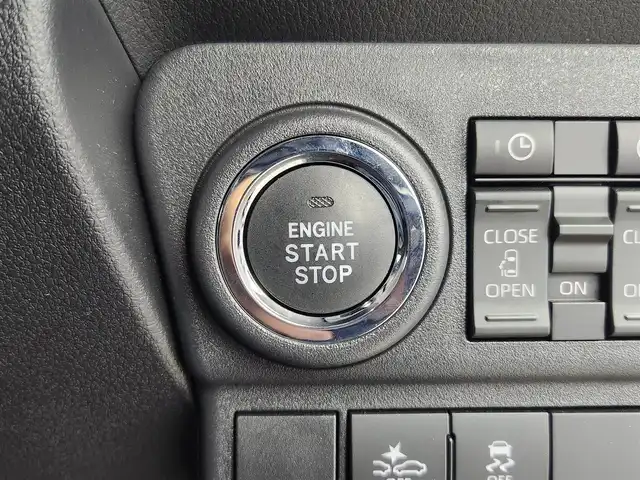 ダイハツ アトレー バン RS 愛知県 2025(令7)年 0.4万km オフビートカーキM 純正9インチディスプレイオーディオ/バックカメラ/AppleCarPlay/AndroidAuto/スマートアシスト/衝突被害軽減ブレーキ/レーダークルーズコントロール/横滑り防止装置/コーナーセンサー/レーンキープアシスト/オートライト/オートマチックハイビーム/LEDヘッドライト/LEDフォグライト/両側電動スライドドア/HDMI接続/純正フロアマット/プッシュスタート/スマートキー/スペアキー