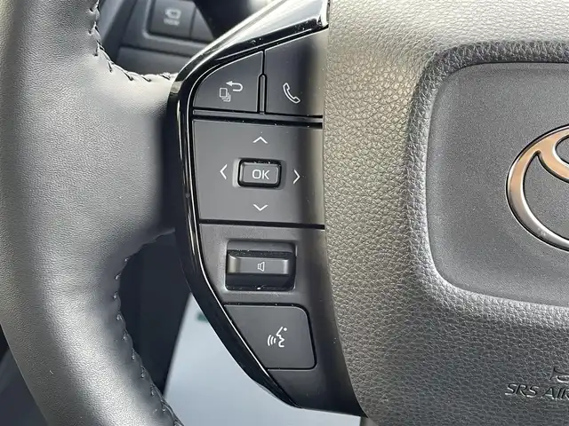 トヨタ プリウス Z 兵庫県 2024(令6)年 1.7万km グレー 純正１２．３インチディスプレイオーディオ/追従クルコン/前方ドラレコ/１９インチＡＷ/デジタルインナミラー/パノラマビュー/パワーバックドア　/ＢＴ/ＴｙｐｅＣ接続/レザー/オートハイビーム/ビルトインETC2.0/フルセグ/AC100V/D+N席シートヒーター/エアシート/ステアリングヒーター/ヘッドライトレベロイザ/ワイヤレス充電